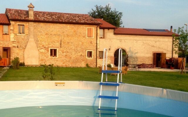 Renovated, Spacious and Cosy Countryside House. Wi-fi, Garden and Swimming Pool