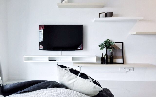 NS Elegant Dwelling Mercu Summer Suite