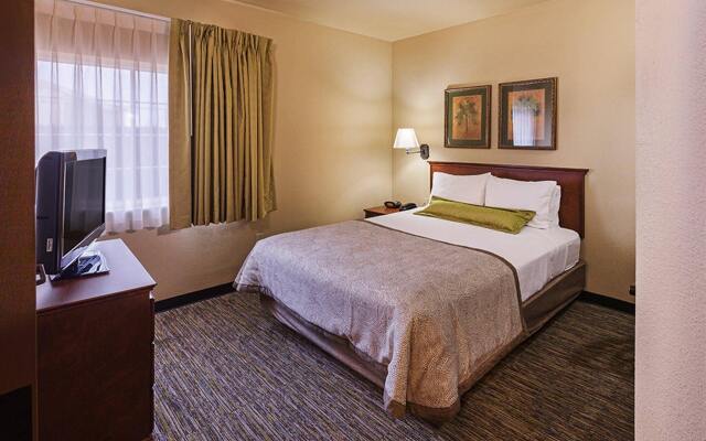 Candlewood Suites Tulsa, an IHG Hotel