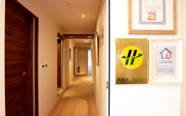 Apartment 10F
