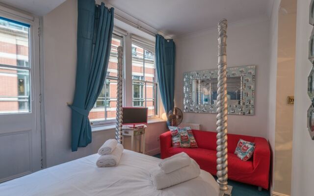 Sensational St Paul's Home by the Cathedral
