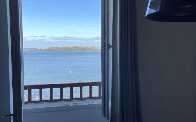 Luxury Apartment With Magnificent sea View