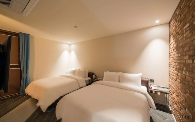 Hotel March