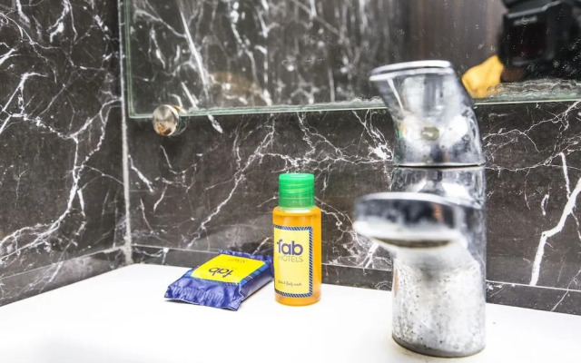De Sivalika Howrah by FabHotel