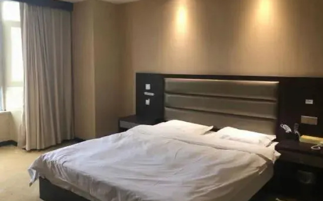 Zhumadian Yuyu Business Hotel
