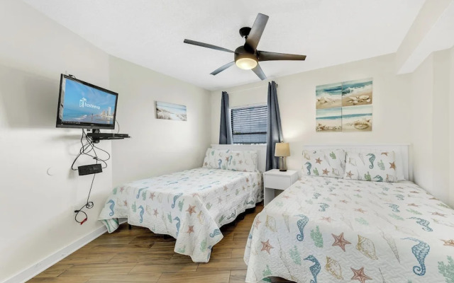 Seaside Beach & Racquet Condos