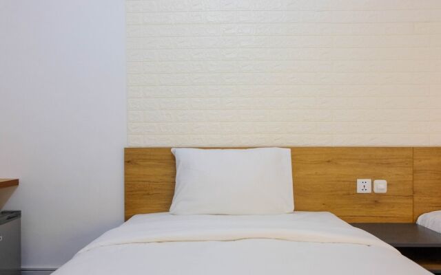 Studio Apartment with Twin Bed at Aeropolis Residence