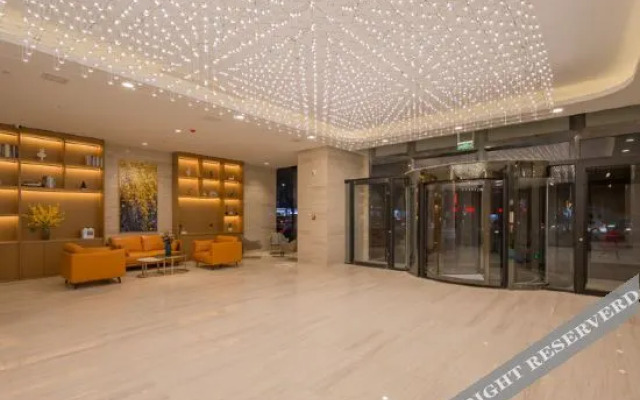 Starway Hotel (Baoding Wanbo Square)