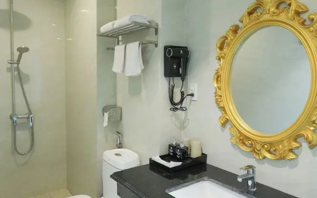 Royal Hotel Thanh Tri