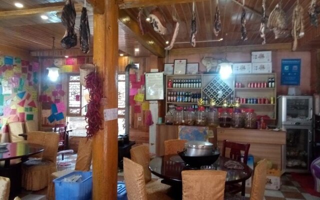 Shangri La Gold Year Youth Hostel