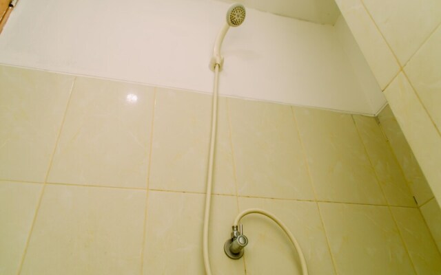 Fancy And Nice Studio At Green Lake View Apartment