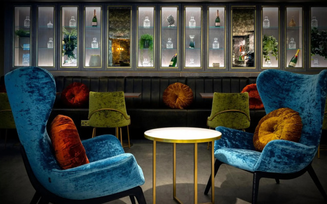 Leonardo Royal Hotel London City
