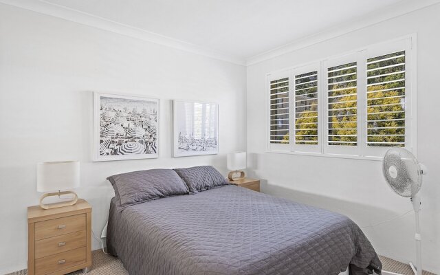 South Pacific Unit 6 Amazing unit opposite the beach.