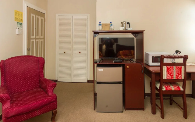 Regency Suites Hotel