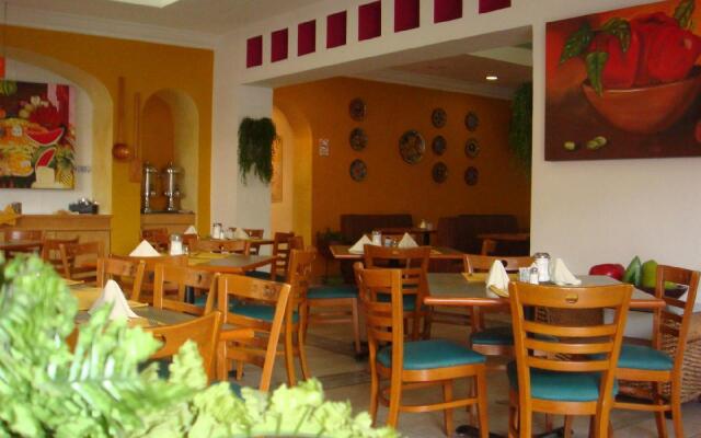 Hotel Hacienda Monterey