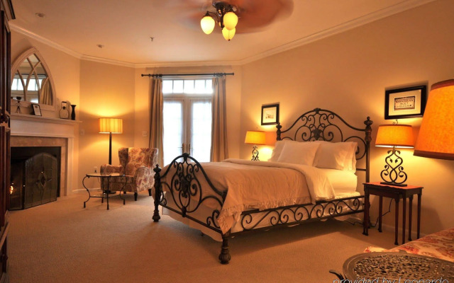 Inn on Main Hotel