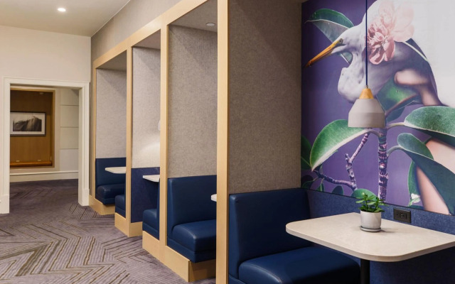 Renaissance Meadowlands Hotel