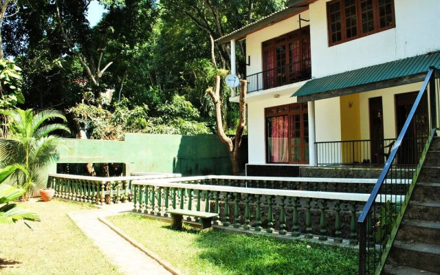 The Lotus Blue - Hostel