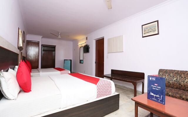 OYO 11858 Hotel Shiv Murti Grand