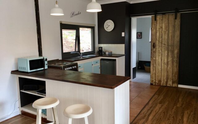 Karawatha Cottages B&B