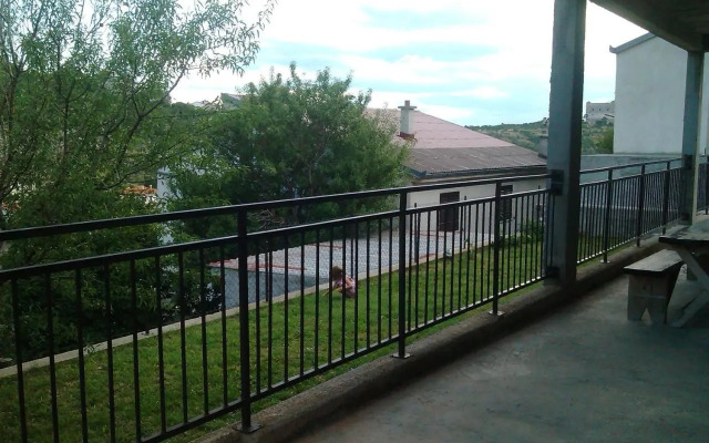 Dama Apartment