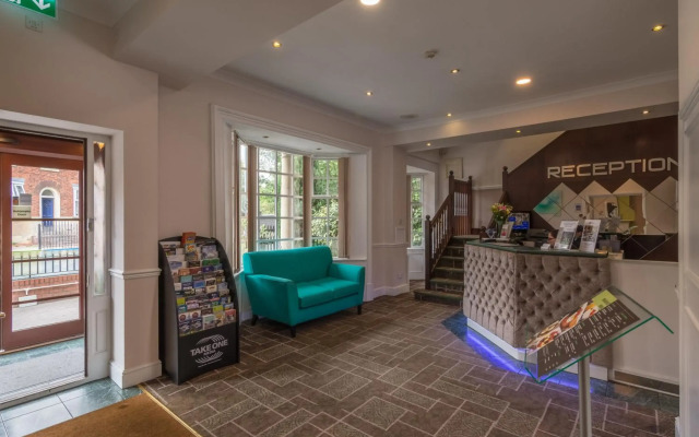 Bridge House Hotel