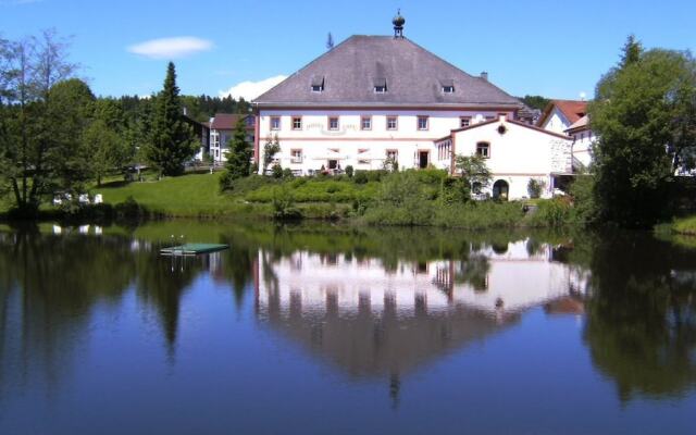 Amweia Hotel & Restaurant