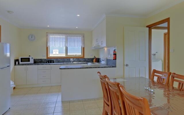 All Inn Strahan Holiday Units