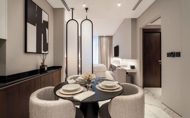 Lusso Hometels J One