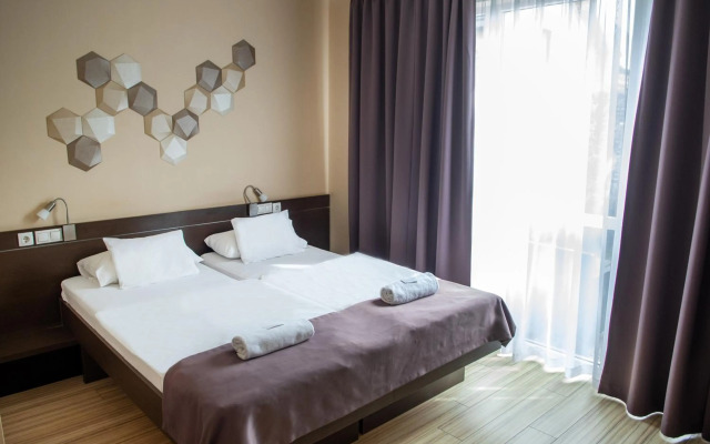 CE Plaza Hotel