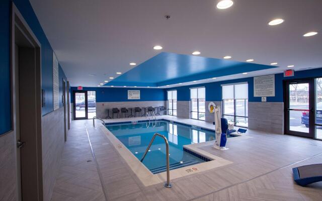 Hampton Inn & Suites North Attleboro