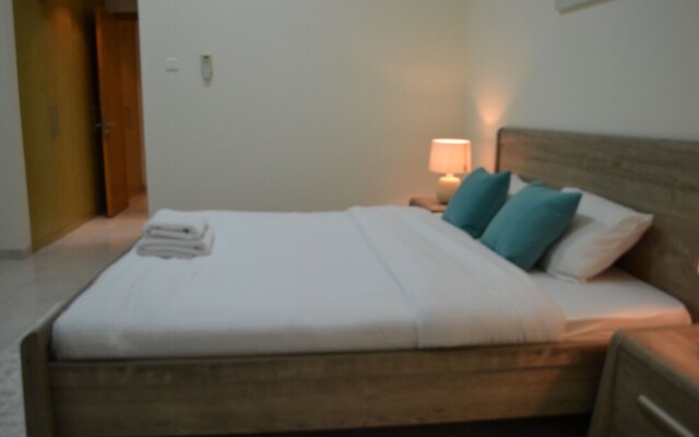PNE - Furnished spacious bright 1BR