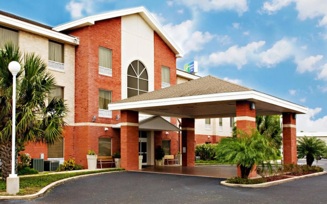 Holiday Inn Express Hotel & Suites Weslaco by IHG