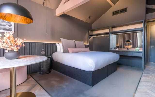 Velvet Hotel