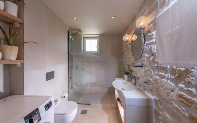 Villa Niragia With Magnificent View
