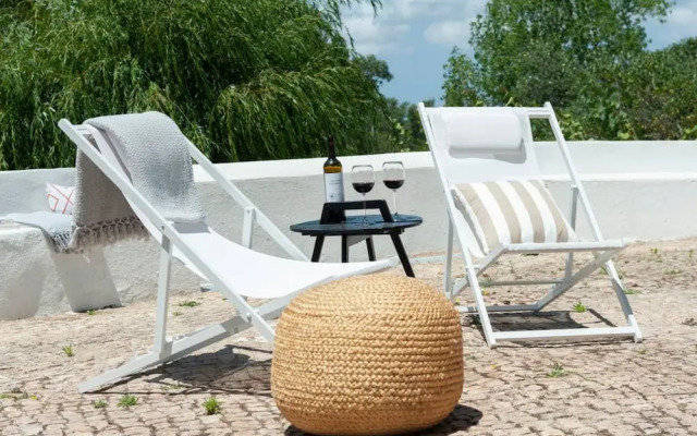 Pine Tree House in Azeit o