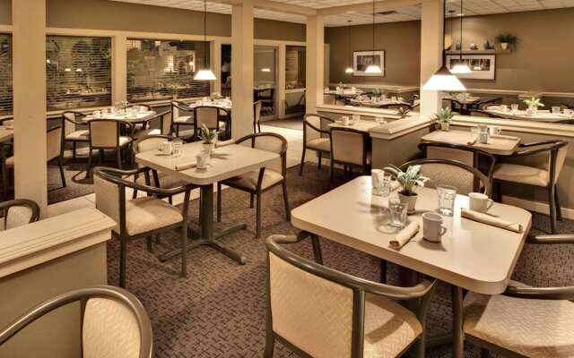 Ramada by Wyndham Midtown Grand Island