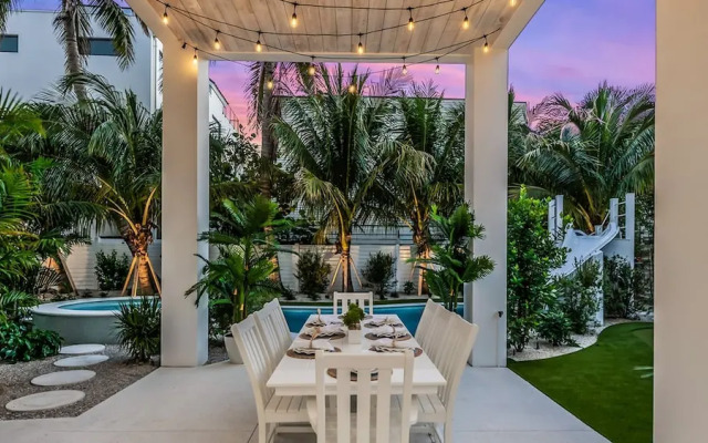 Sandbar Social in Siesta Key