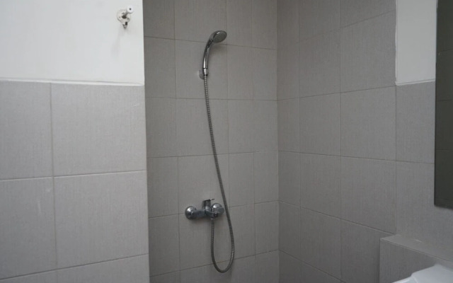 Warm And Cozy Studio Bintaro Icon Apartment