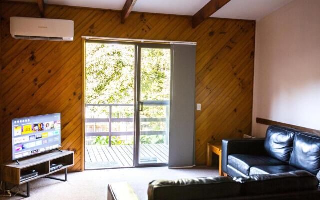 Wonboyn Cabins & Caravan Park