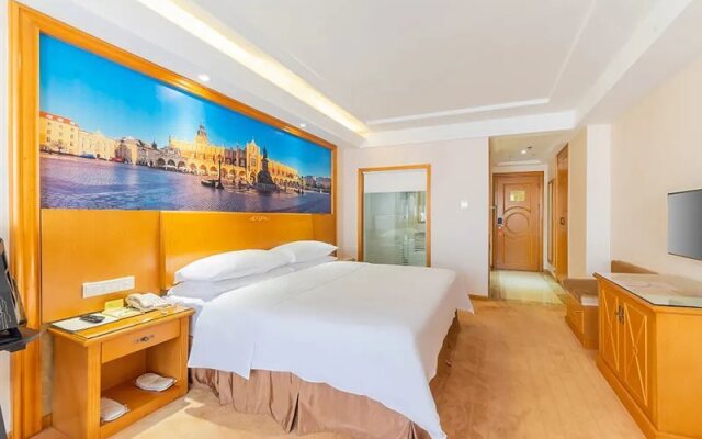 Vienna Hotel Shenzhen Shiyan Bus Station