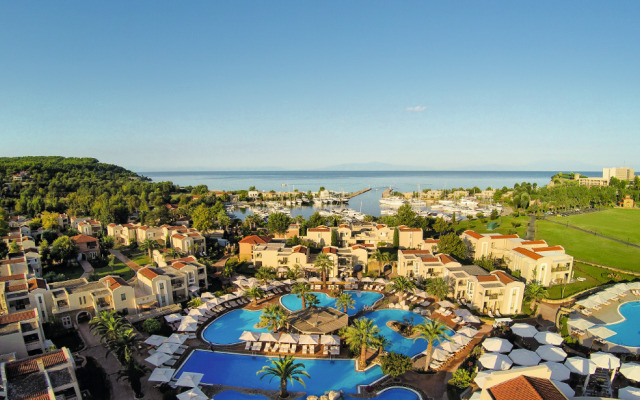 Курорт Sani Resort