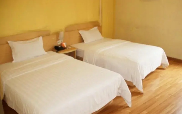 7 Days Inn Wuhan Guanggu Square Huazhong University of Science and Technology Branch