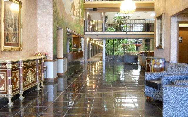 1Hotel  (ex.La Kiva Hotel Amarillo)