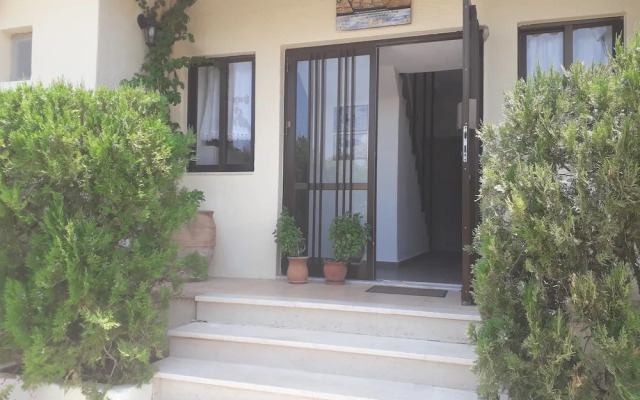 Elounda George Studios
