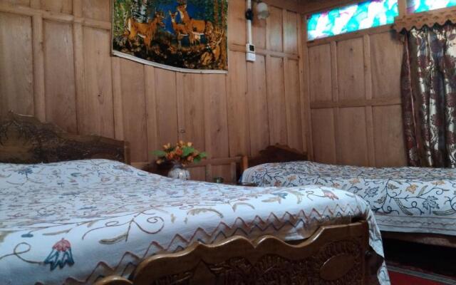 Houseboat Pride of India