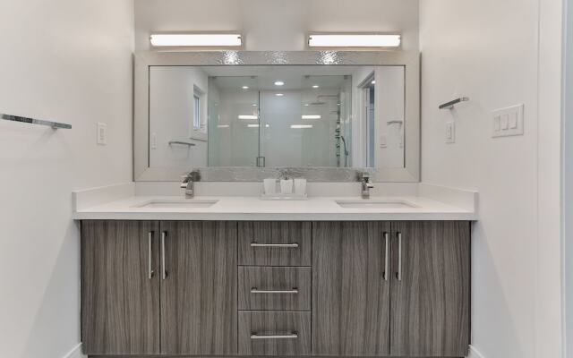 QuickStay - Classy 5brm House in Vaughan
