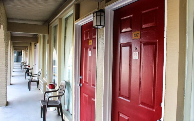 Executive Inn and Suites