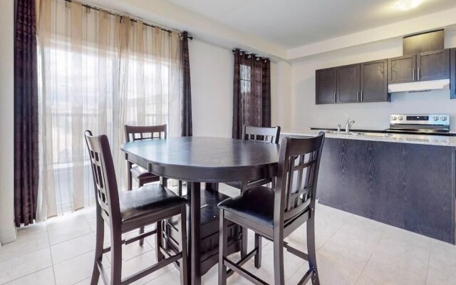 Elegant 3-bedroom House - Bowmanville