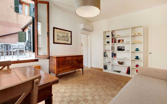 Santo Stefano Accademia Apartment Venice